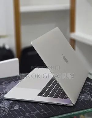 New Laptop Apple MacBook Pro 2017 16GB Intel Core i7 SSD 512GB