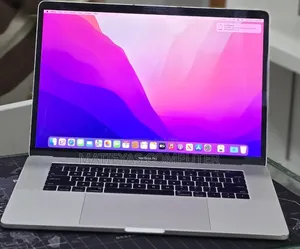 New Laptop Apple MacBook Pro 2017 16GB Intel Core i7 SSD 512GB