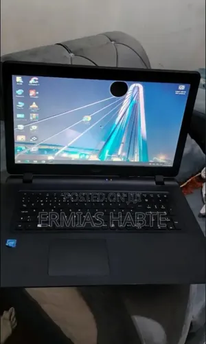 Laptop Acer Aspire ES1-732 8GB Intel Celeron HDD 320GB
