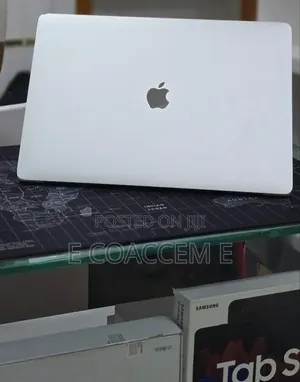 New Laptop Apple MacBook 16GB Intel Core i7 SSD 512GB