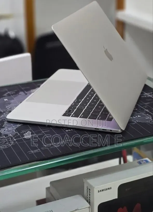 New Laptop Apple MacBook 16GB Intel Core i7 SSD 512GB