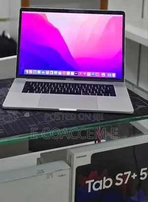 New Laptop Apple MacBook 16GB Intel Core i7 SSD 512GB