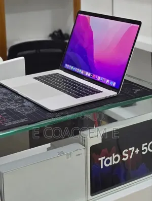 New Laptop Apple MacBook 16GB Intel Core i7 SSD 512GB