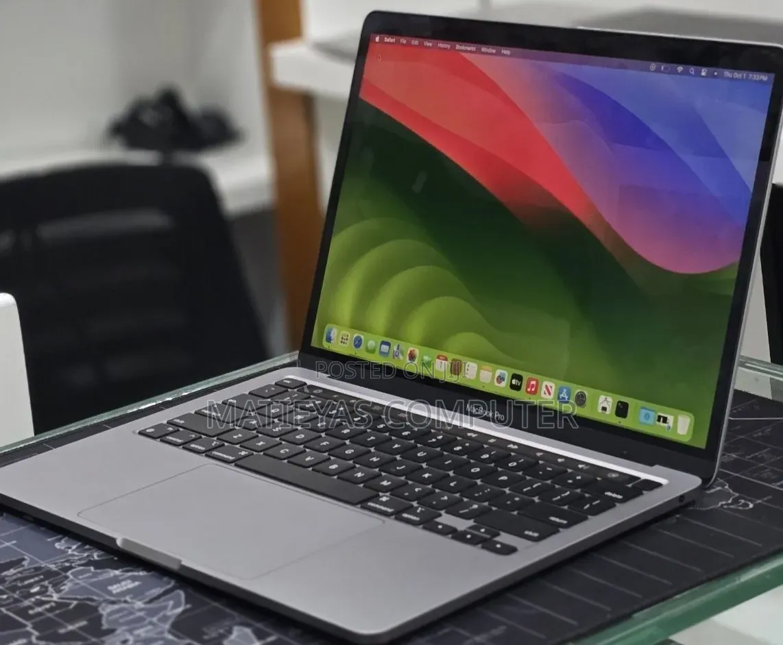 New Laptop Apple MacBook Pro 2020 M1 8GB Apple M1 Pro SSD 512GB