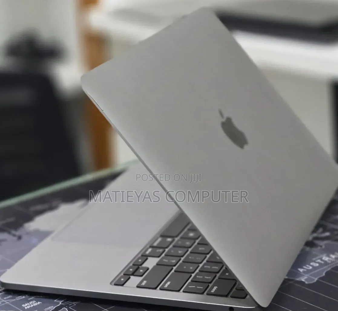 New Laptop Apple MacBook Pro 2020 M1 8GB Apple M1 Pro SSD 512GB