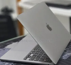 New Laptop Apple MacBook Pro 2020 M1 8GB Apple M1 Pro SSD 512GB