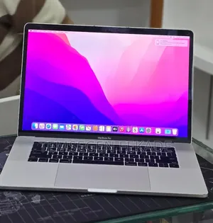 New Laptop Apple MacBook Pro 2017 16GB Intel Core i7 SSD 512GB