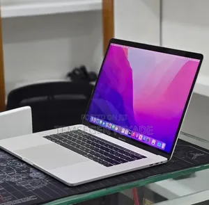 New Laptop Apple MacBook Pro 2017 16GB Intel Core i7 SSD 512GB