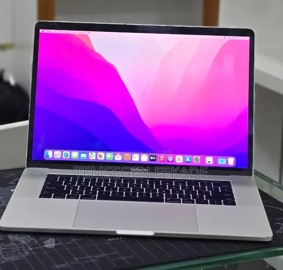 New Laptop Apple MacBook Pro 2017 16GB Intel Core i7 SSD 512GB