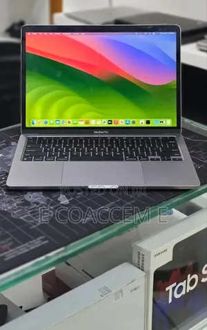 New Laptop Apple MacBook 8GB SSD 512GB