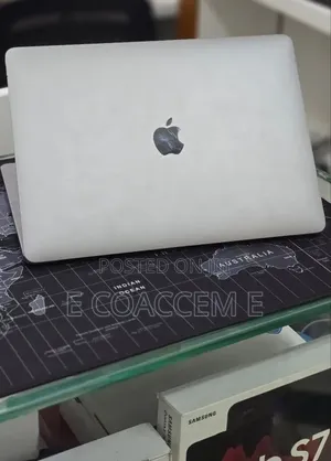 New Laptop Apple MacBook 8GB SSD 512GB