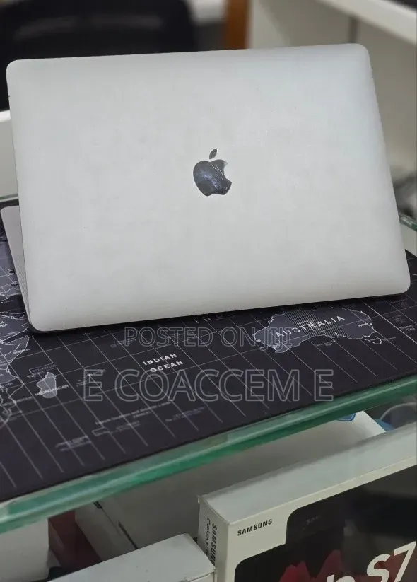 New Laptop Apple MacBook 8GB SSD 512GB