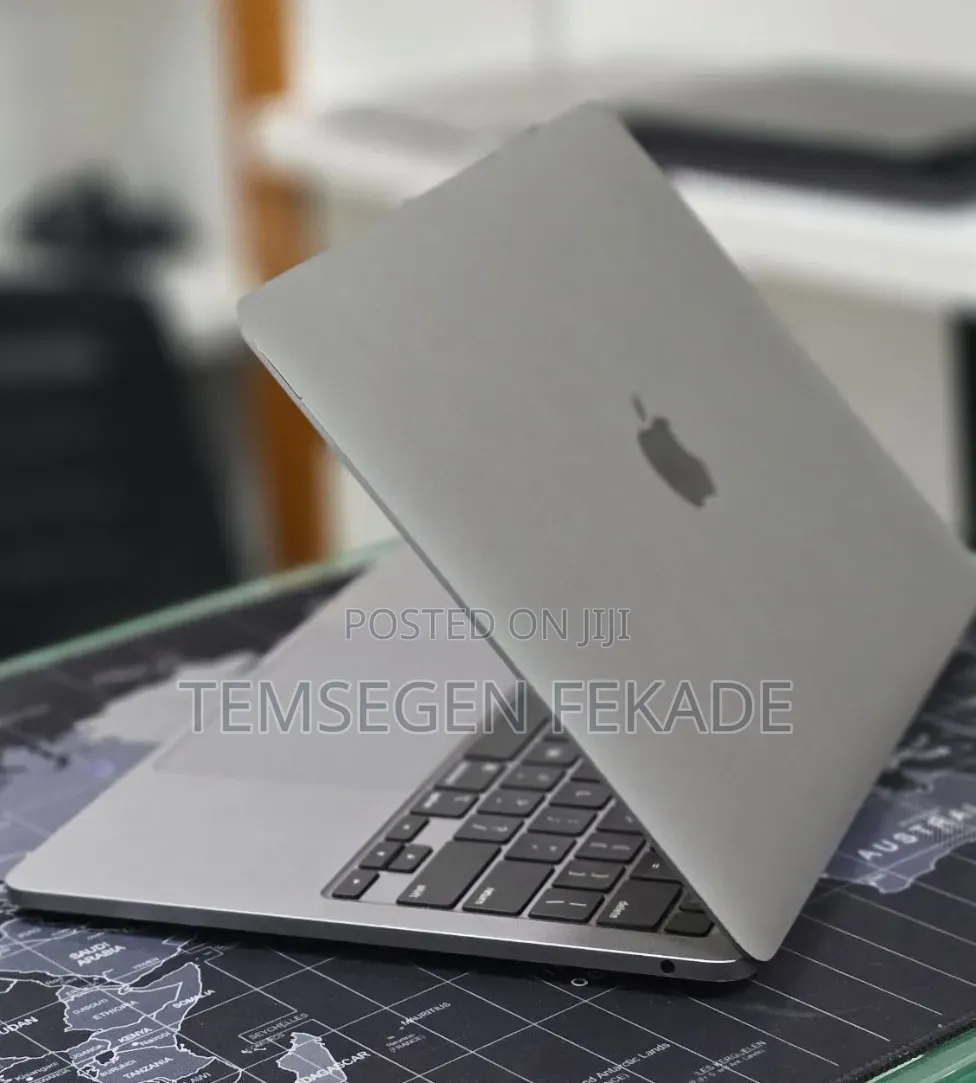 New Laptop Apple MacBook Pro 2020 M1 8GB Apple M1 Pro SSD 512GB