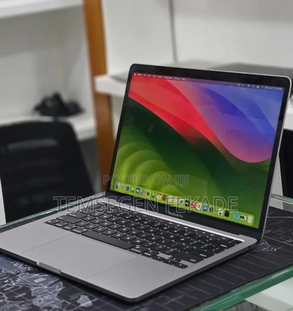 New Laptop Apple MacBook Pro 2020 M1 8GB Apple M1 Pro SSD 512GB