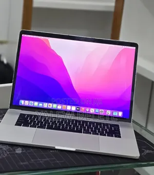 New Laptop Apple MacBook Pro 2017 16GB Intel Core i7 SSD 512GB
