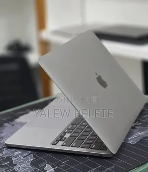 New Laptop Apple MacBook Pro 2020 M1 8GB Apple M1 Pro SSD 512GB