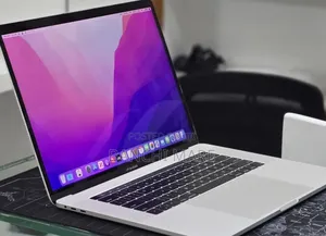 New Laptop Apple MacBook Pro 2017 16GB Intel Core i7 SSD 512GB