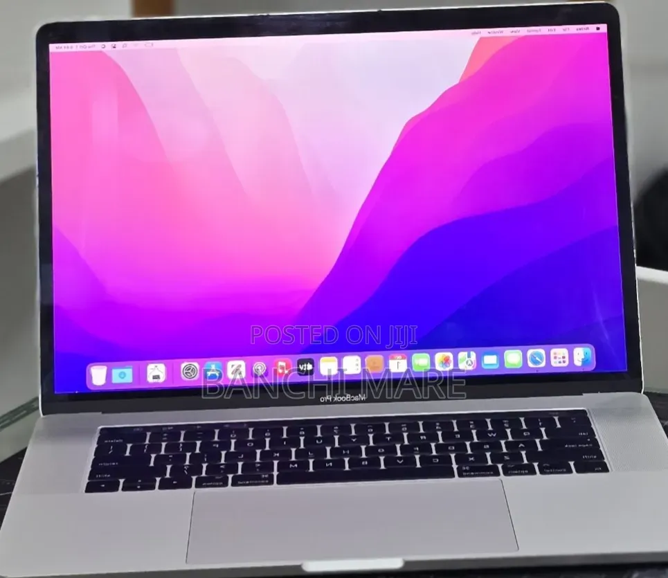 New Laptop Apple MacBook Pro 2017 16GB Intel Core i7 SSD 512GB