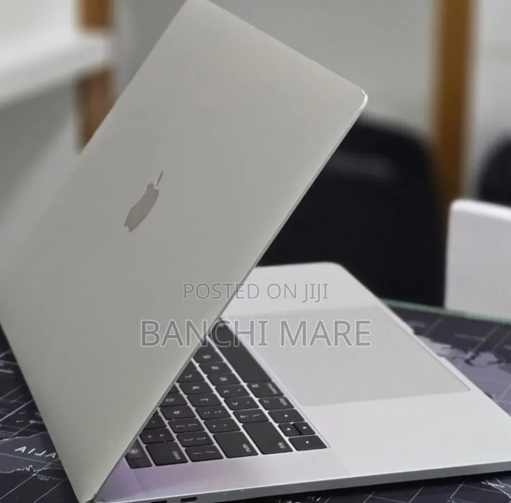 New Laptop Apple MacBook Pro 2017 16GB Intel Core i7 SSD 512GB