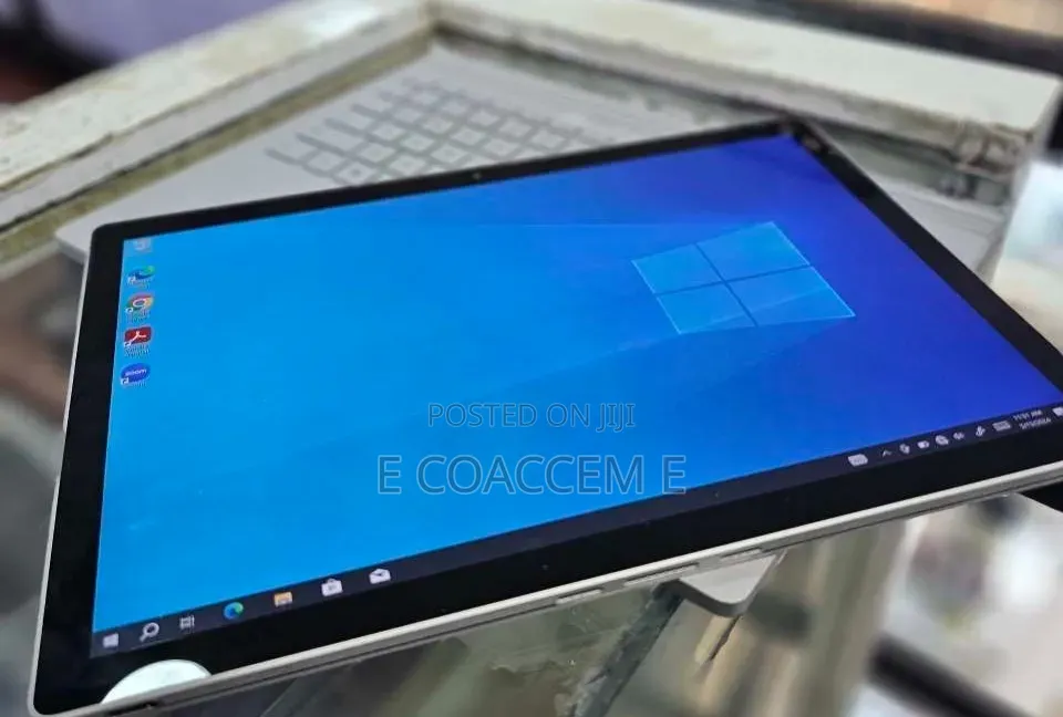 New Laptop Microsoft Surface 16GB Intel Core i7 SSD 256GB