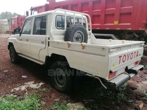 New Toyota Land Cruiser 2025 White