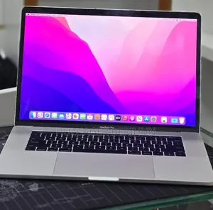 New Laptop Apple MacBook Pro 2017 16GB Intel Core i7 SSD 512GB