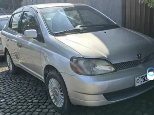 Toyota Platz 2001 Silver