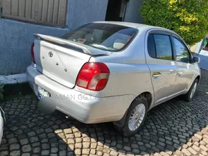 Toyota Platz 2001 Silver
