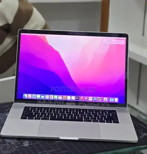 New Laptop Apple MacBook Pro 2017 16GB Intel Core i7 SSD 512GB