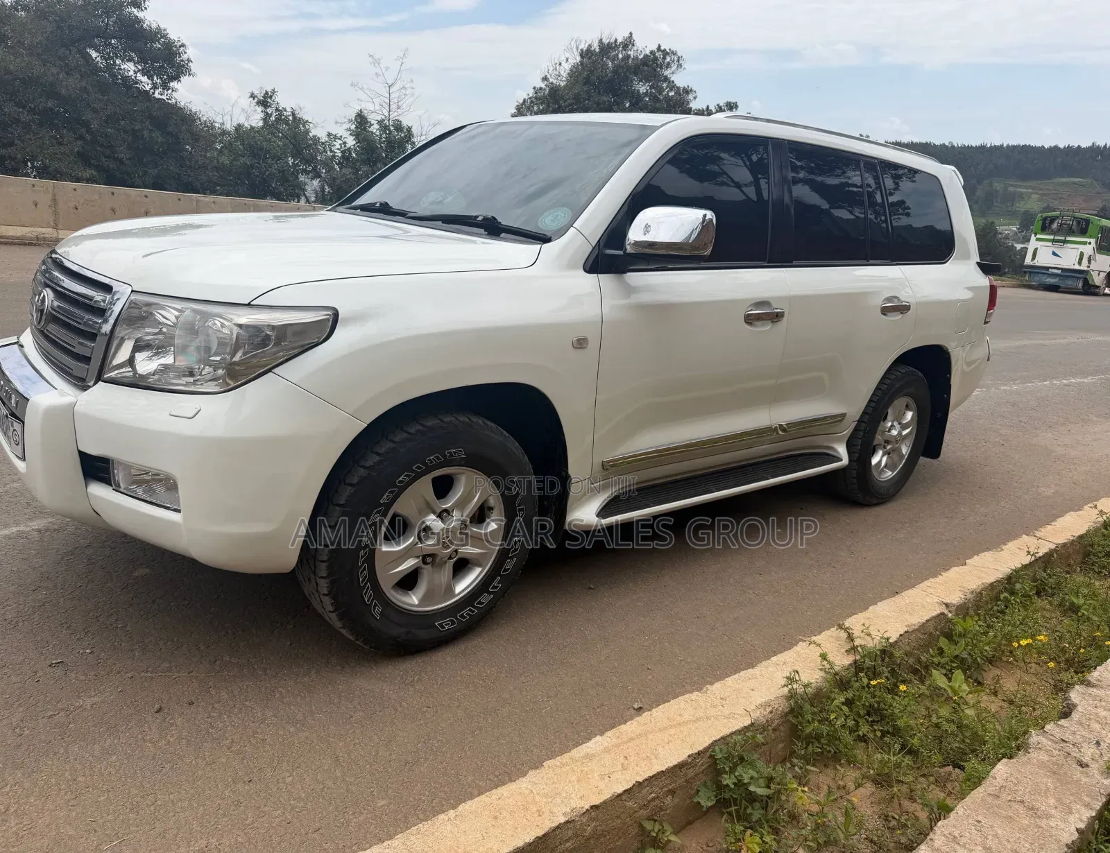 Toyota Land Cruiser 2011 White