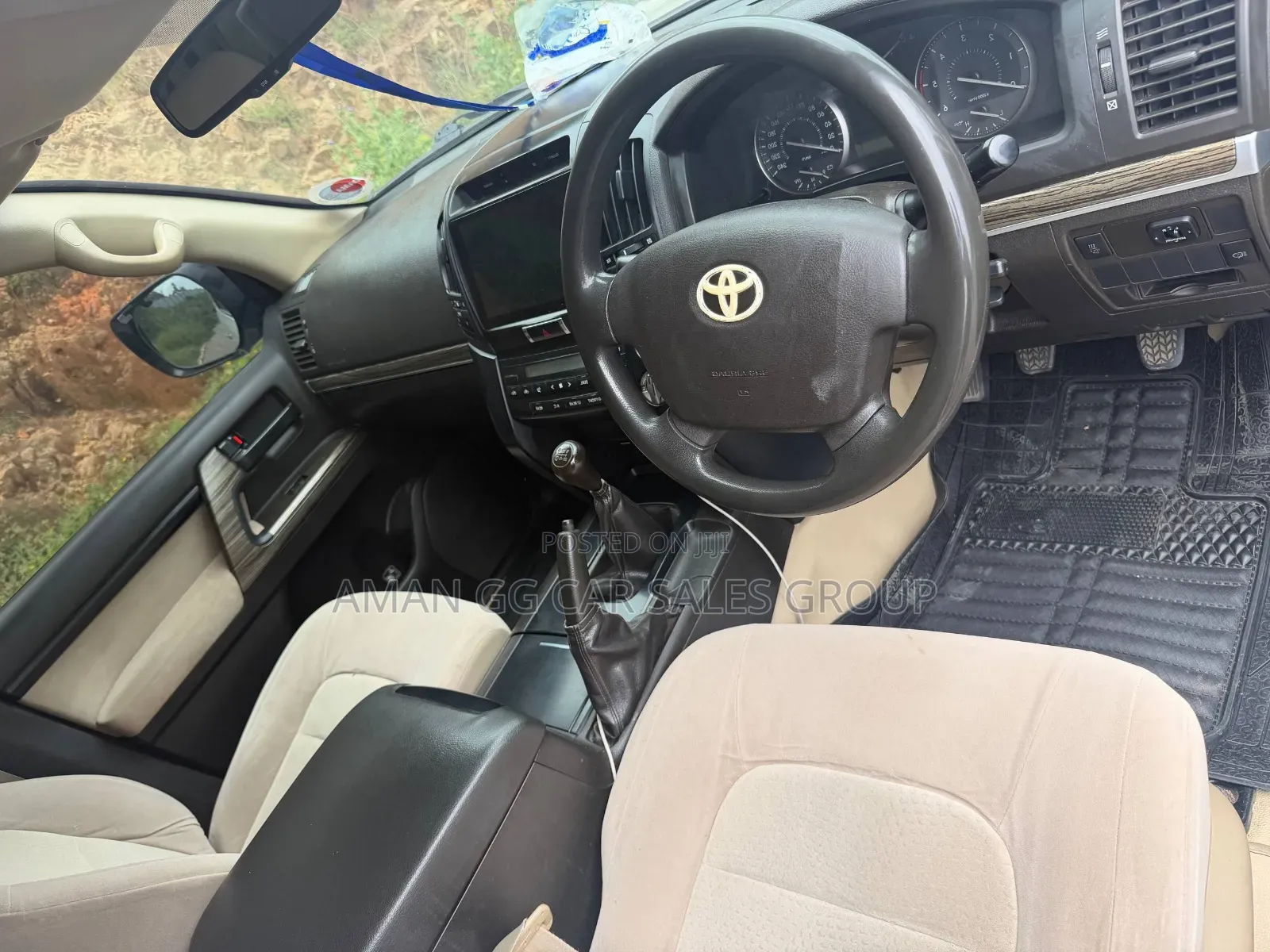 Toyota Land Cruiser 2011 White