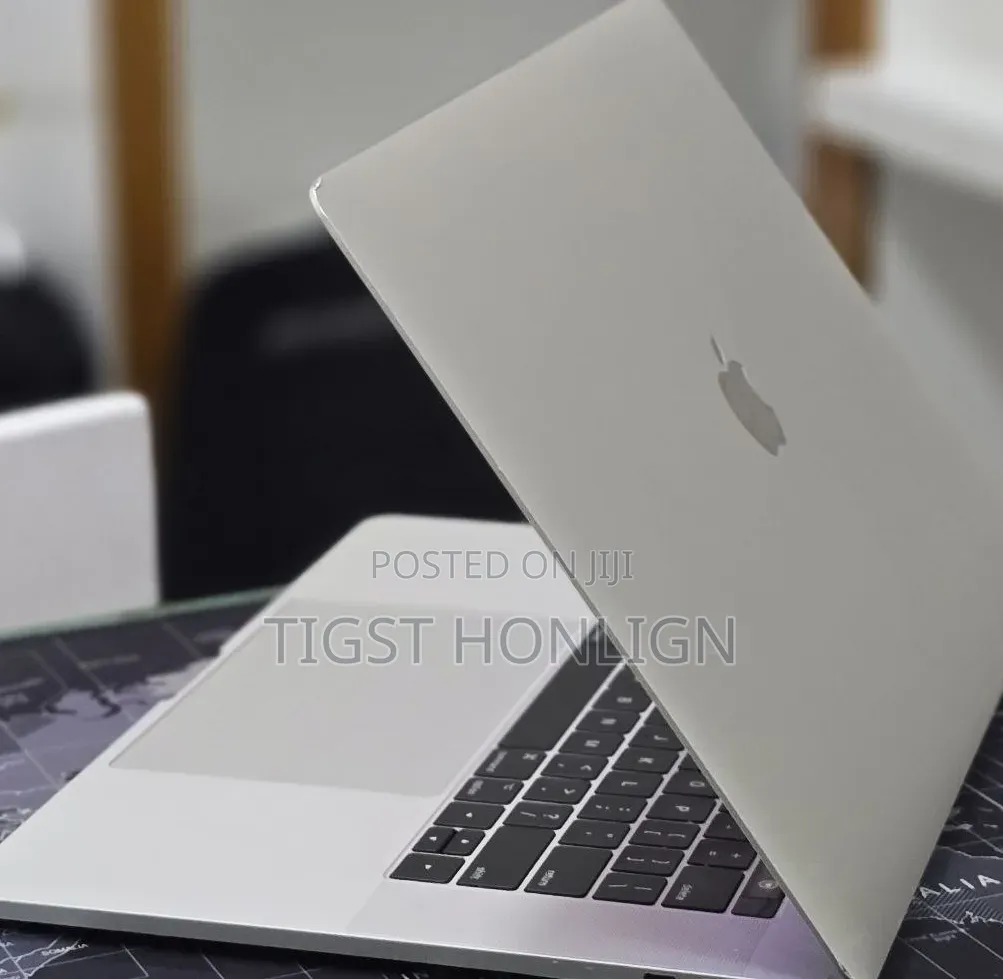 Laptop Apple MacBook Pro 2017 16GB Intel Core i7 SSD 512GB