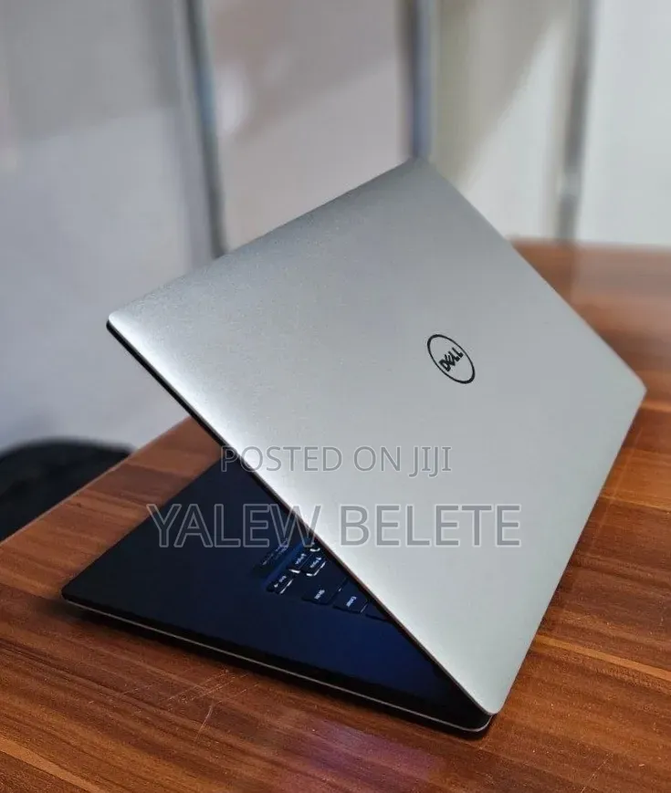 New Laptop Dell XPS 15 16GB Intel Core i7 SSD 512GB
