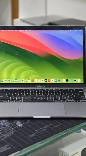 New Laptop Apple MacBook Pro 2020 M1 8GB Apple M1 SSD 512GB