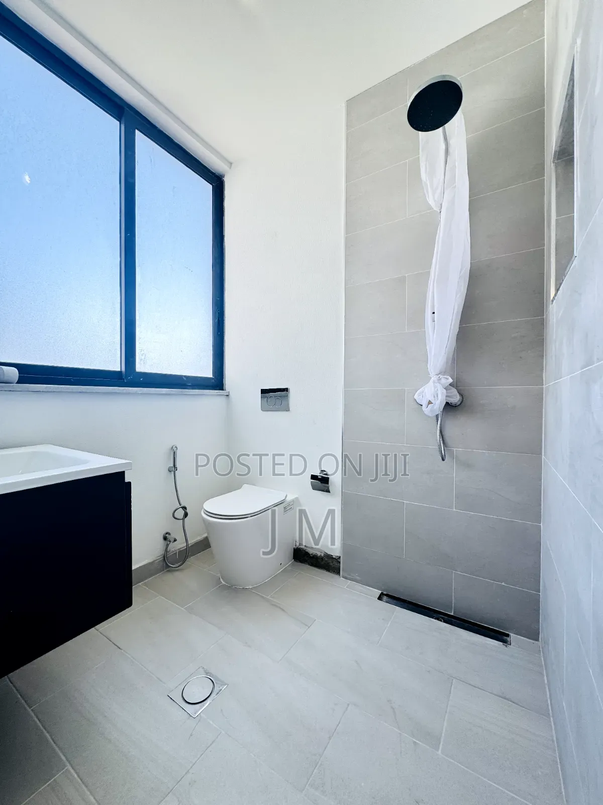Furnished 4bdrm Apartment in Bole for rent