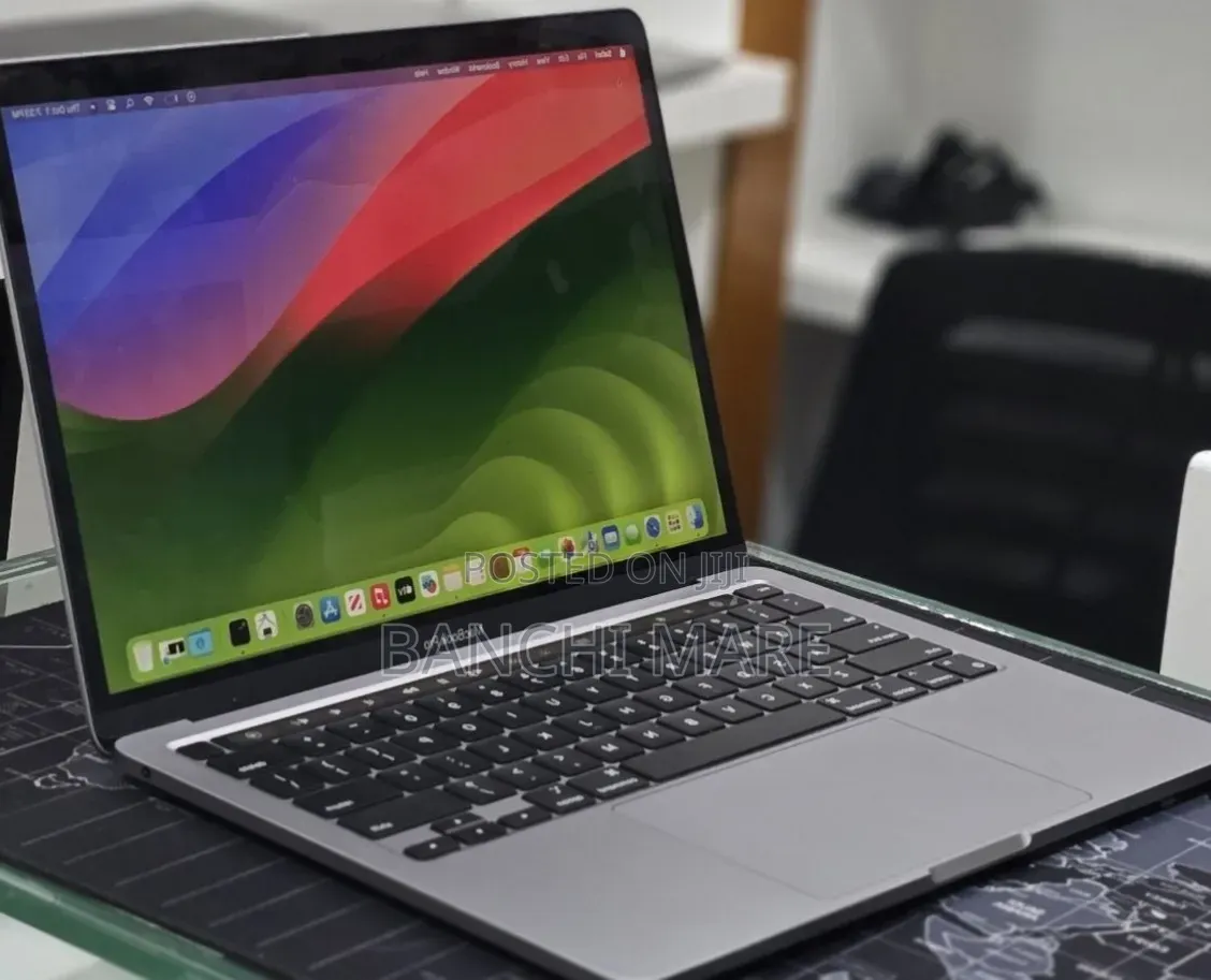 New Laptop Apple MacBook Pro 2020 M1 8GB Apple M1 SSD 512GB