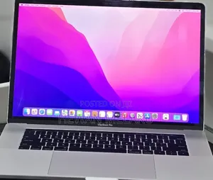 New Laptop Apple MacBook Pro 2017 16GB Intel Core i7 SSD 512GB