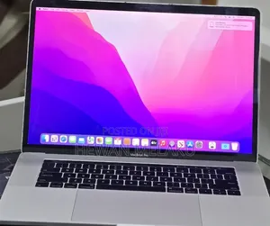 New Laptop Apple MacBook Pro 2017 16GB Intel Core i7 SSD 512GB