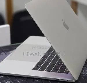 New Laptop Apple MacBook Pro 2017 16GB Intel Core i7 SSD 512GB