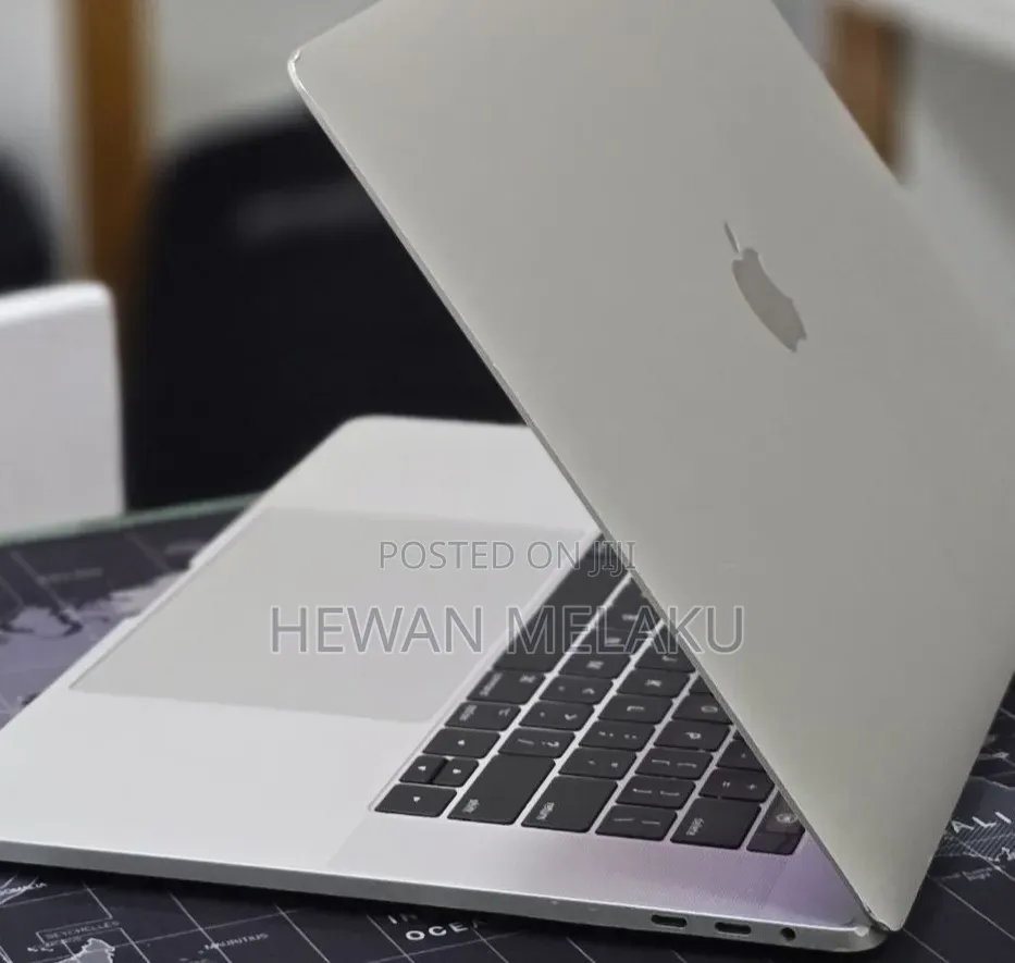 New Laptop Apple MacBook Pro 2017 16GB Intel Core i7 SSD 512GB