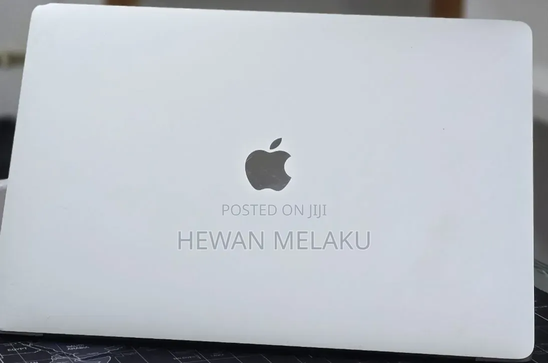 New Laptop Apple MacBook Pro 2017 16GB Intel Core i7 SSD 512GB