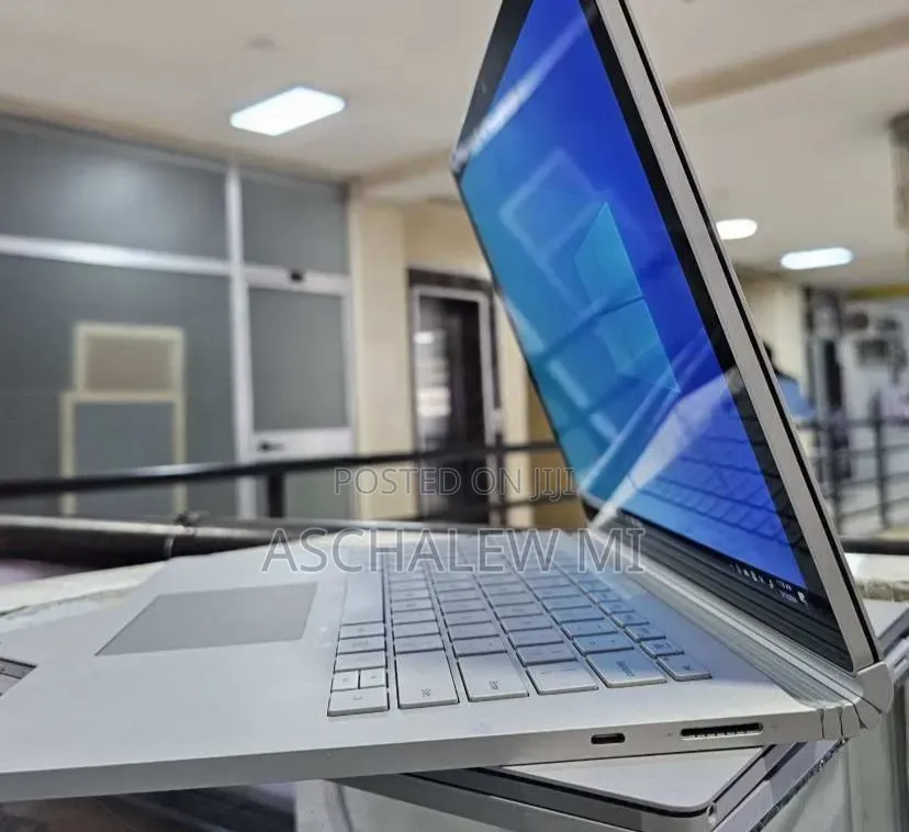New Laptop Microsoft Surface Book 3 16GB Intel Core i7 SSD 256GB