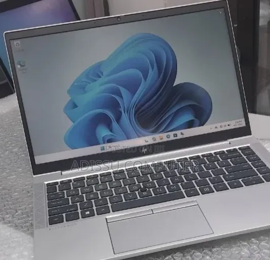 New Laptop HP EliteBook 840 G8 16GB AMD Ryzen 5 SSD 512GB