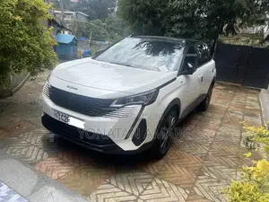 Peugeot 5008 2022 White