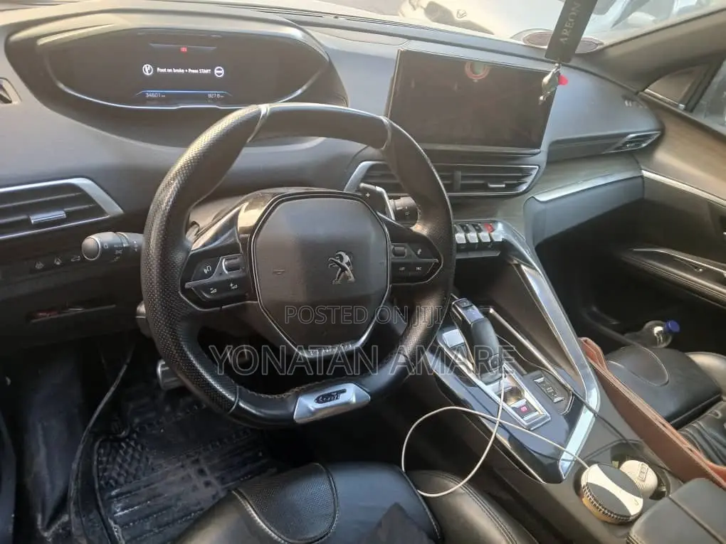 Peugeot 5008 2022 White
