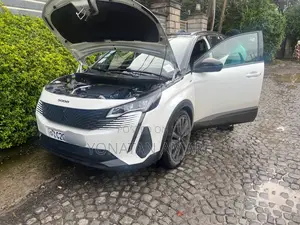 Peugeot 5008 2022 White