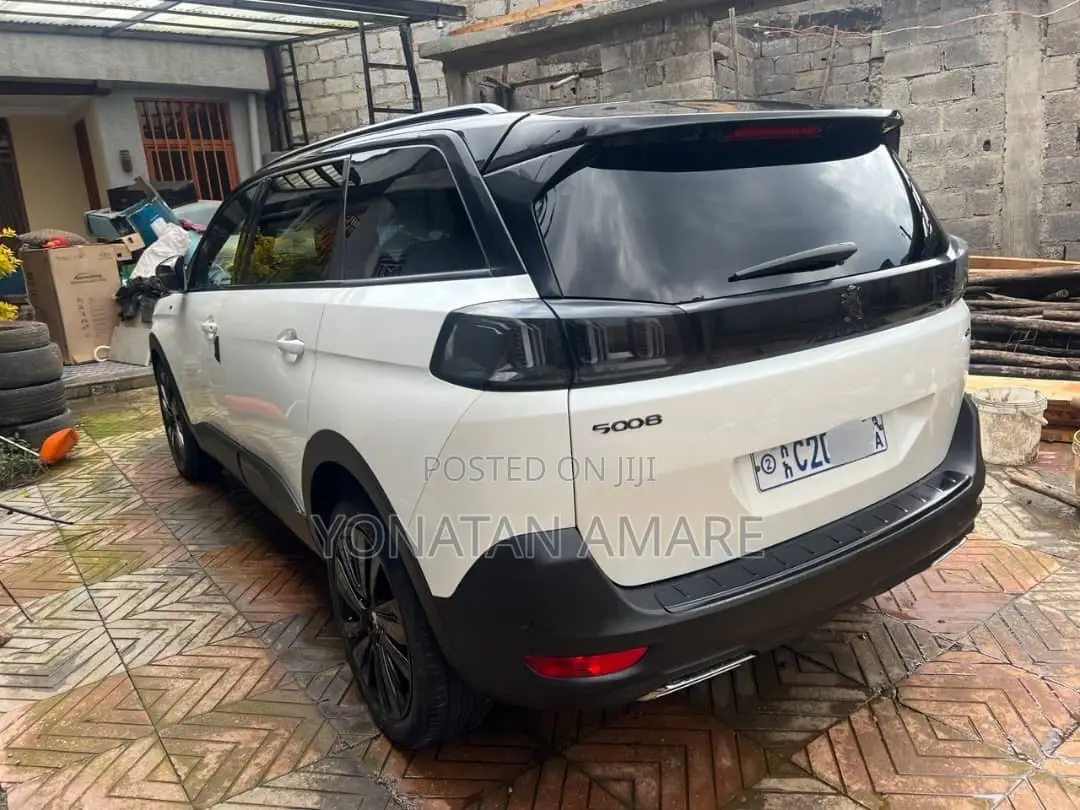 Peugeot 5008 2022 White