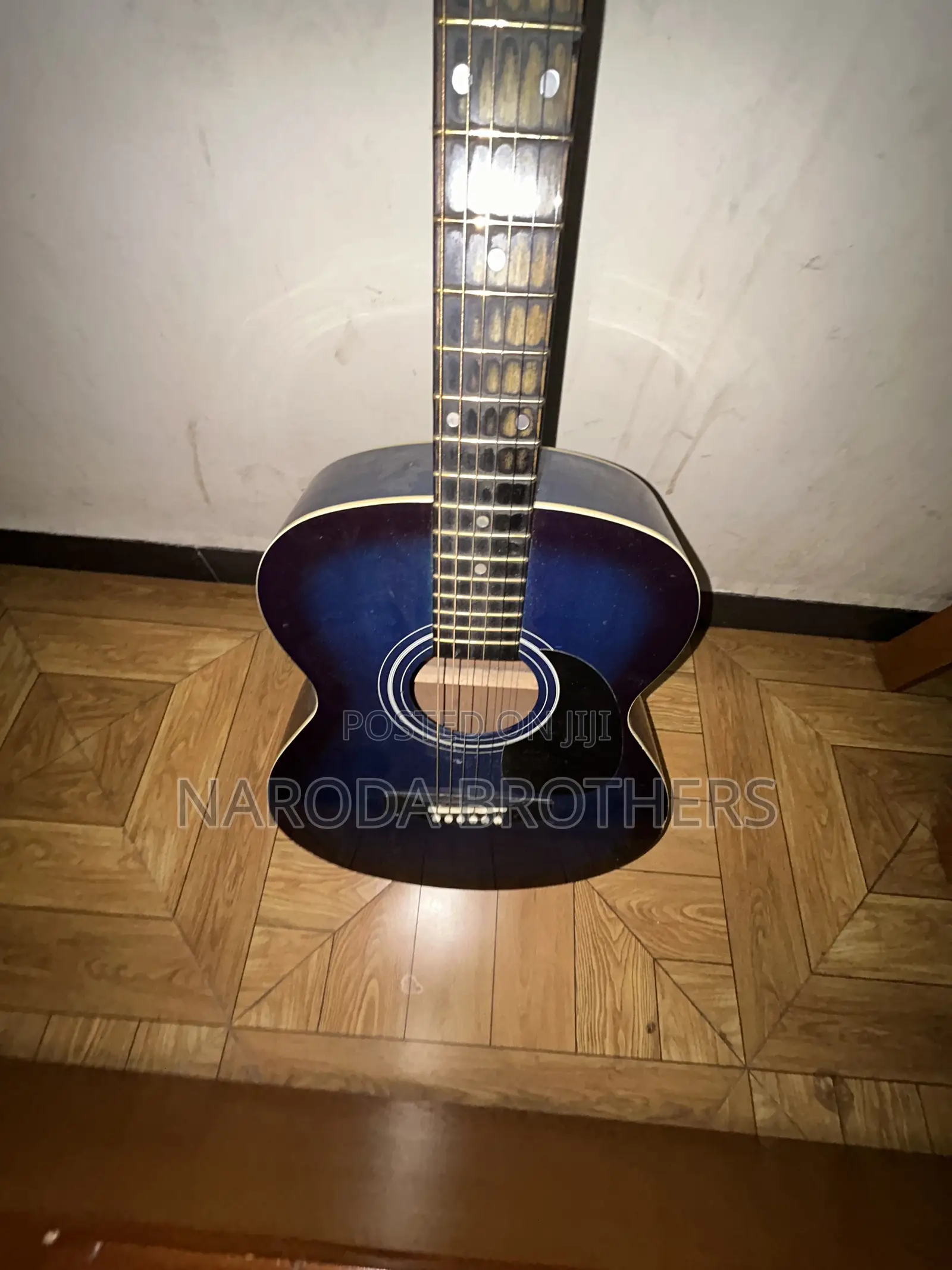 Box Guitar