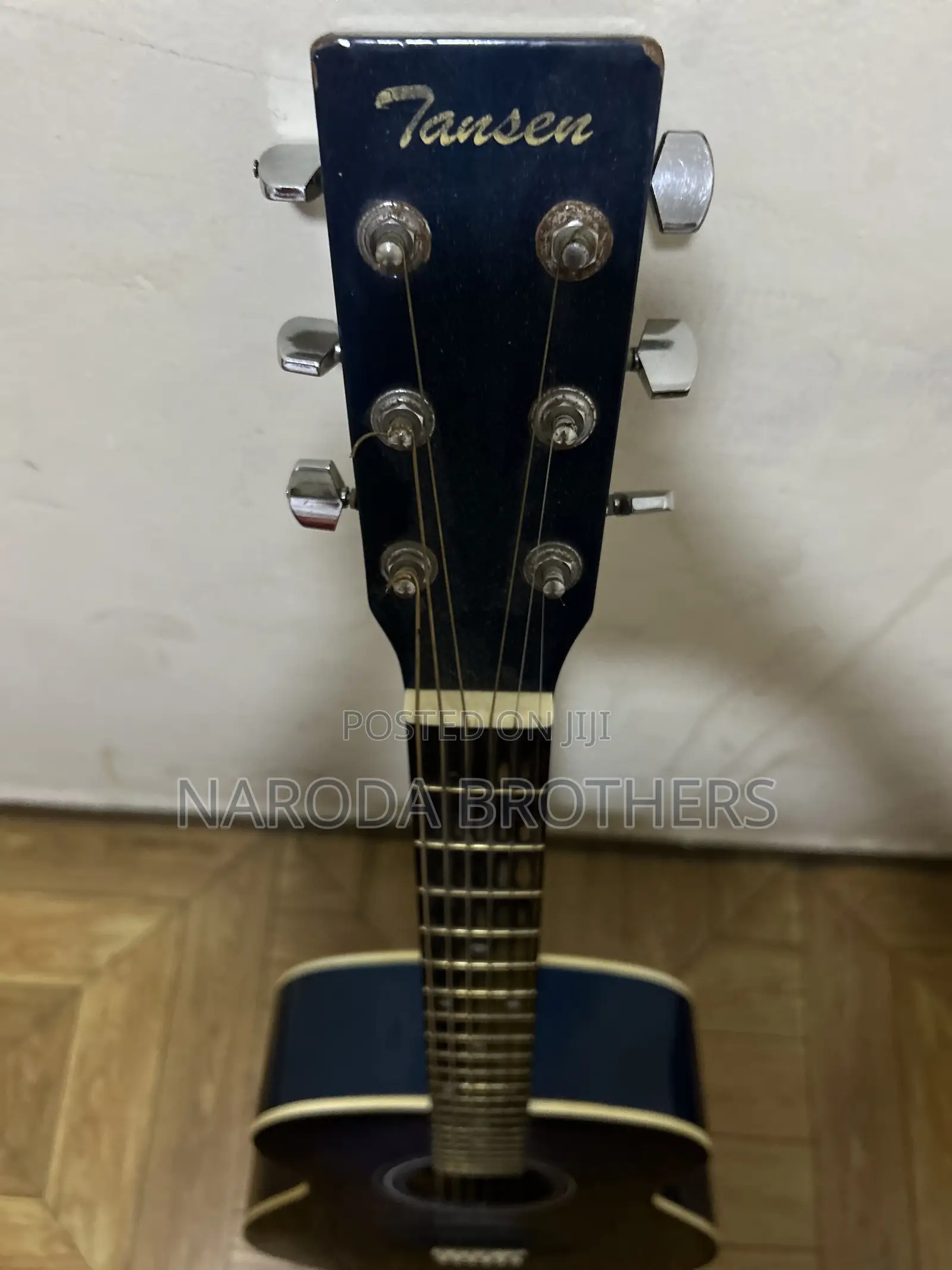 Box Guitar