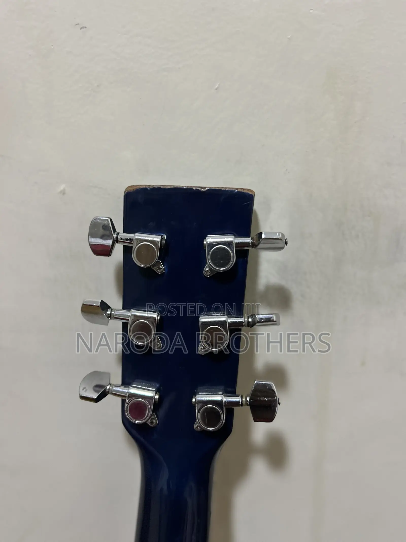 Box Guitar